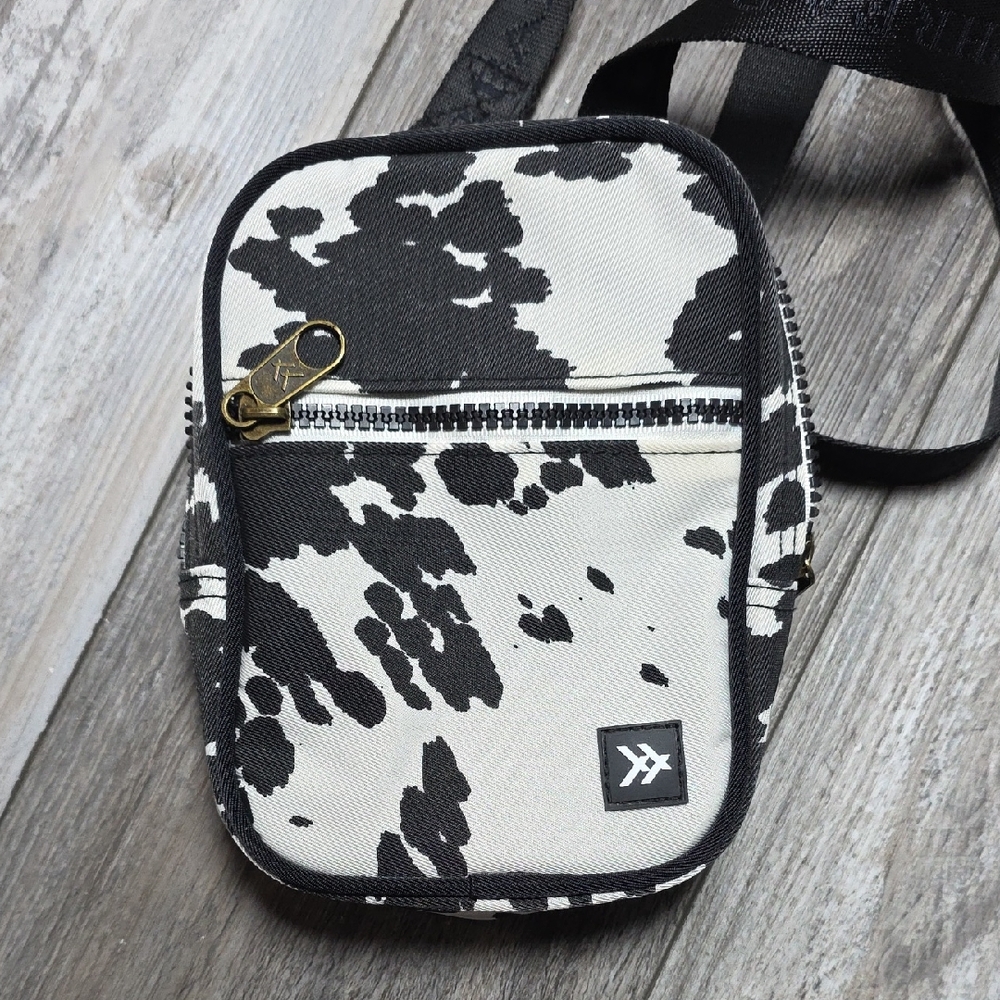 Thread | Crossbody Convertable Bag "Eastwood" Cow Print
